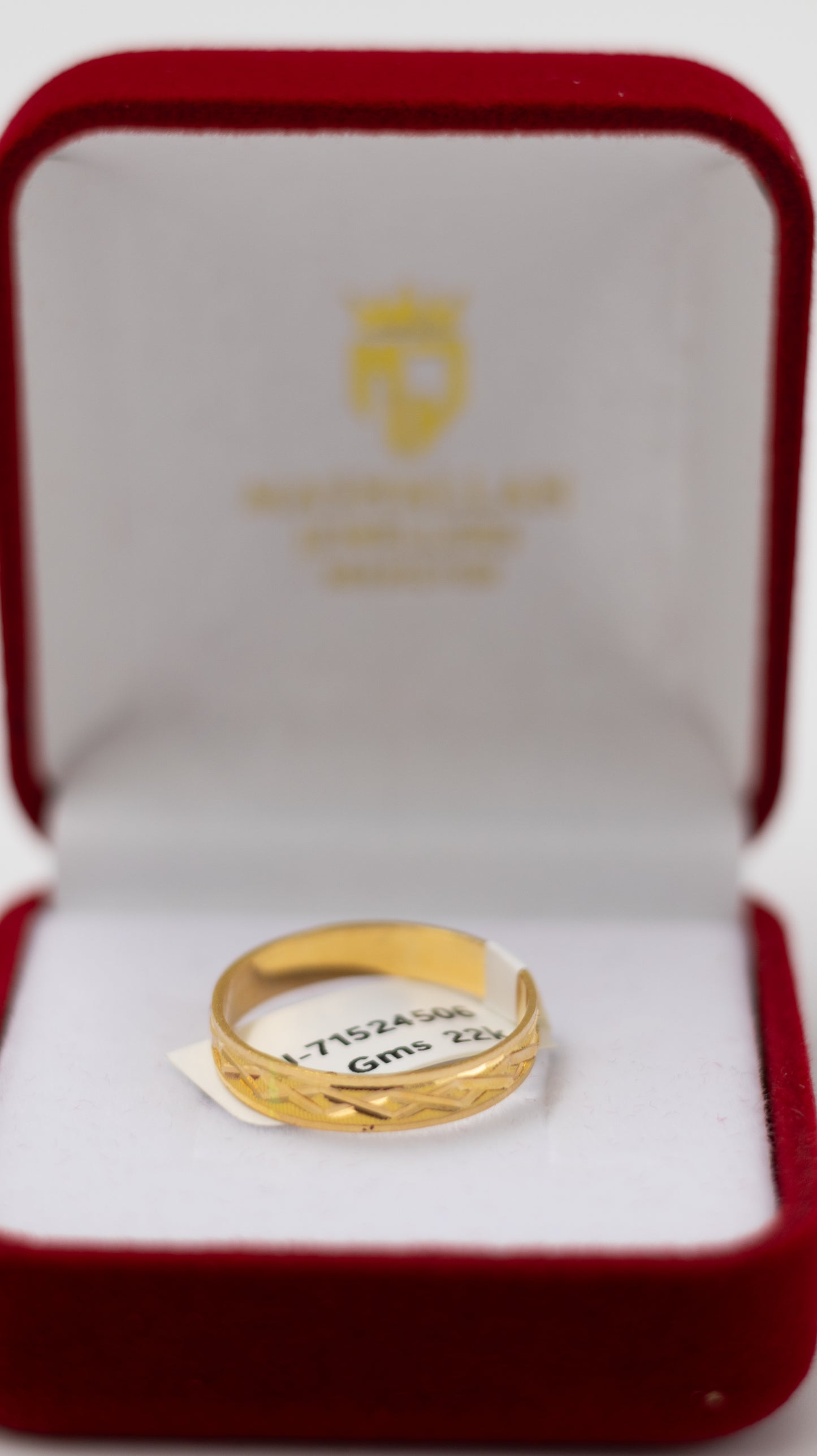 22K Yellow Gold Criss Cross Pattern Ring