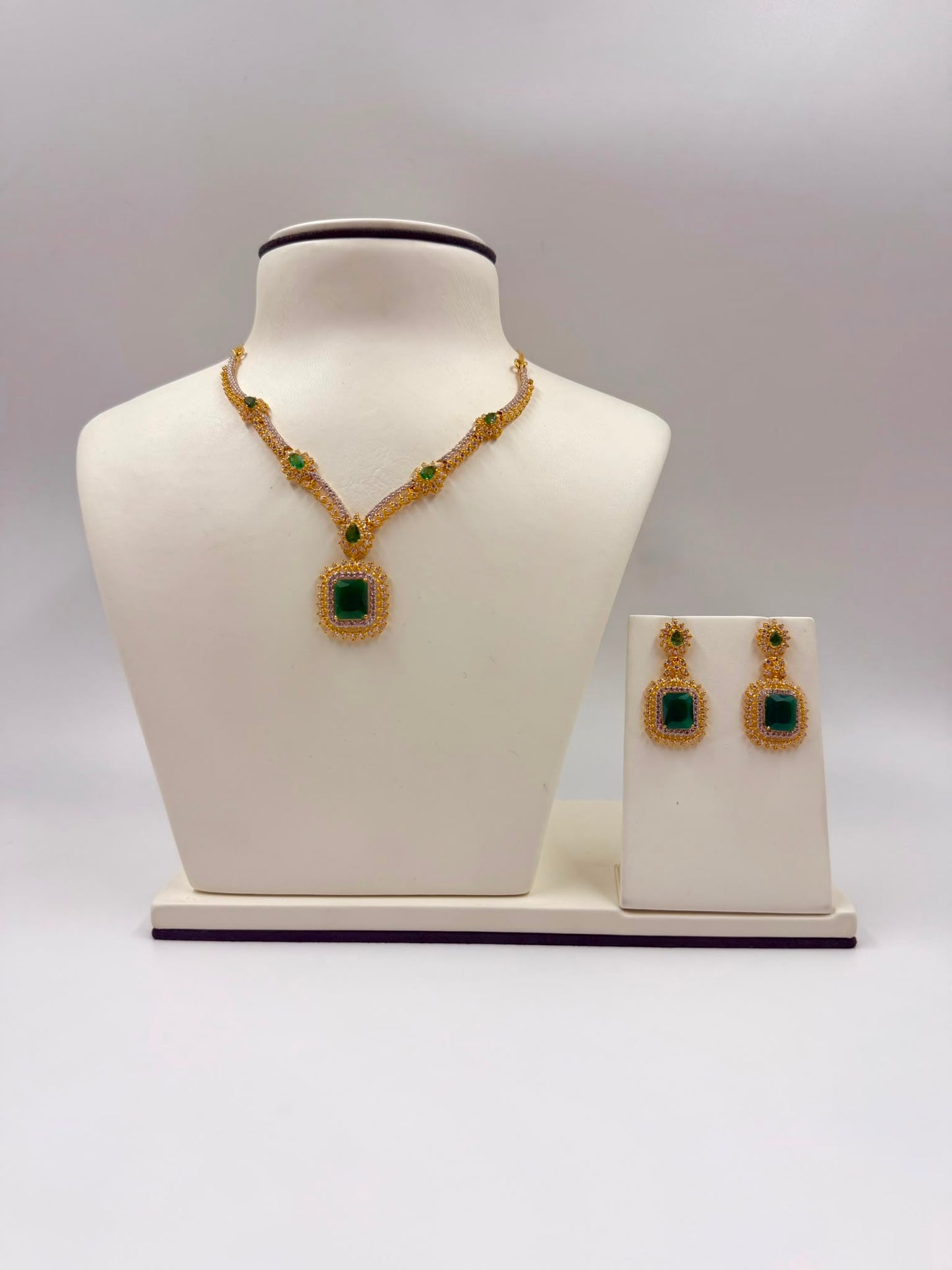 Emerald and cubic zirconia set-22k
