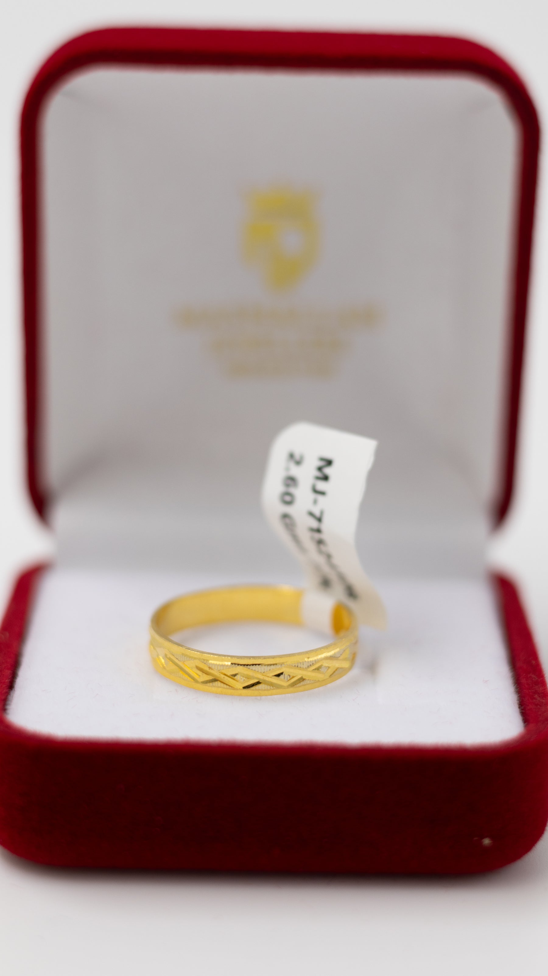 22K-Gold Diamond Cut Zig Zag Band