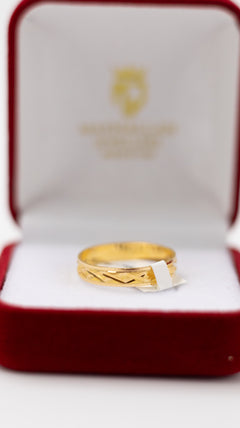 22K Yellow Gold Criss Cross Pattern Ring