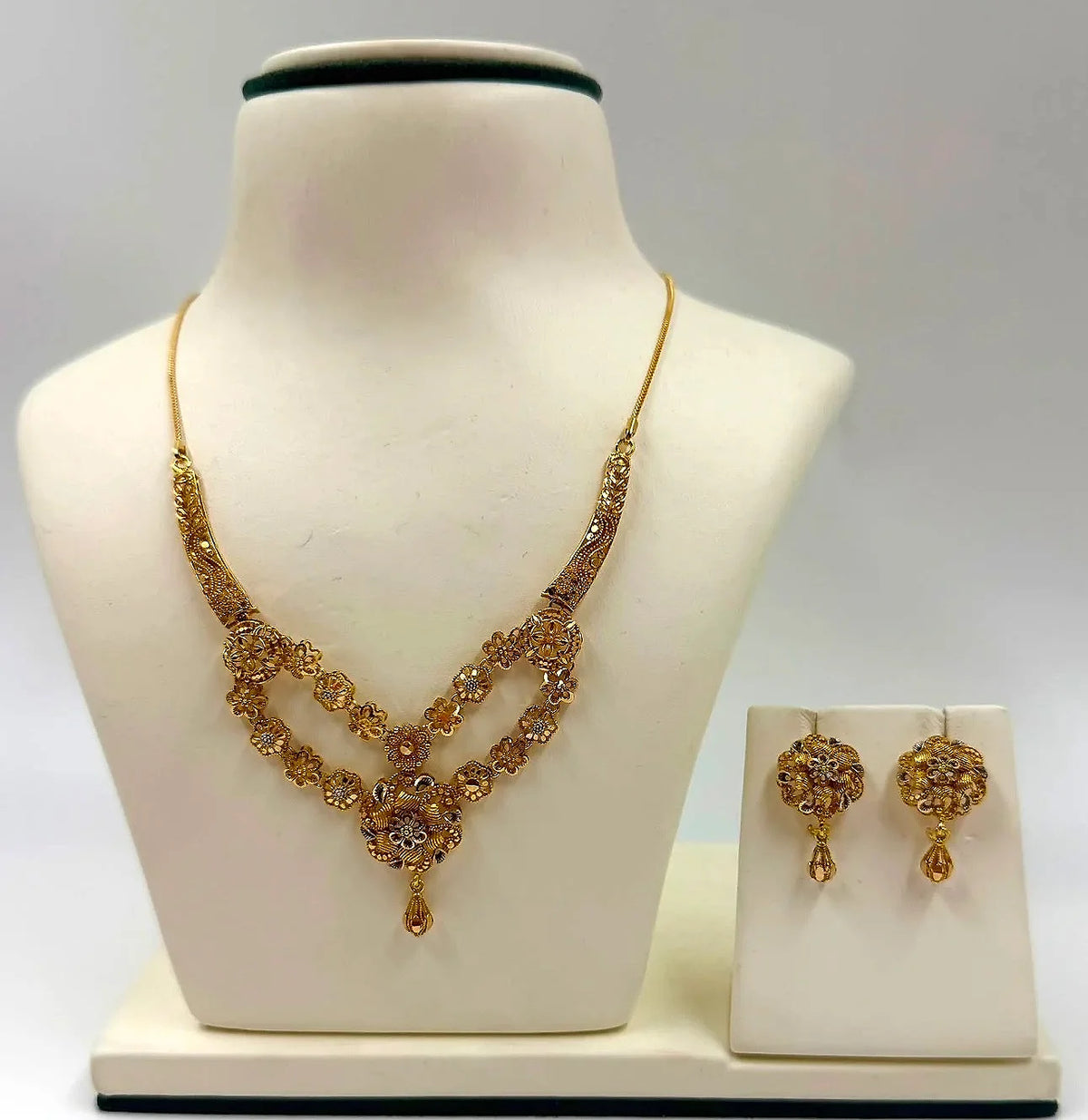 22k Antique style Gold Set