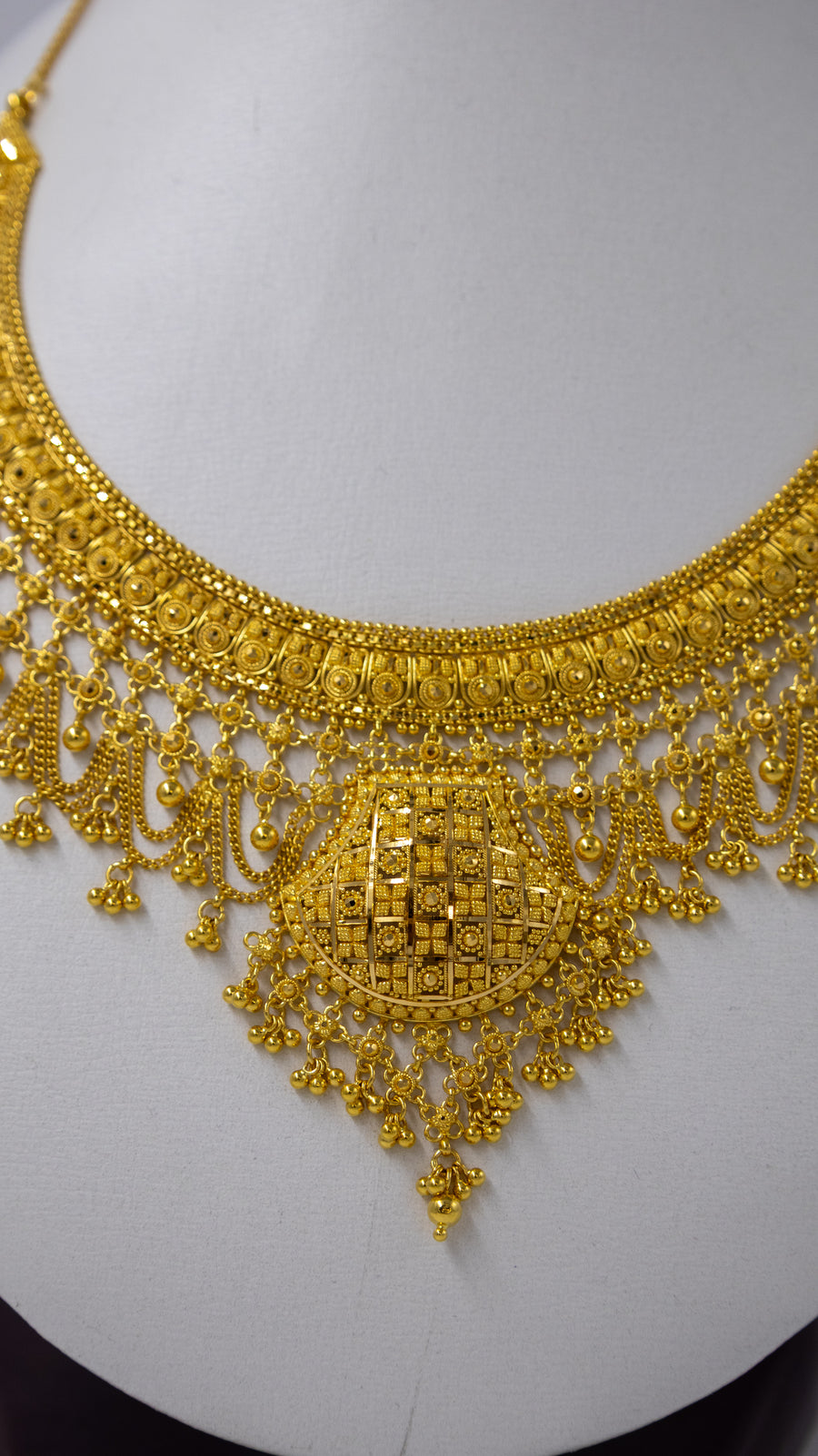 22k Bridal Style Gold Necklace and Earrings Set