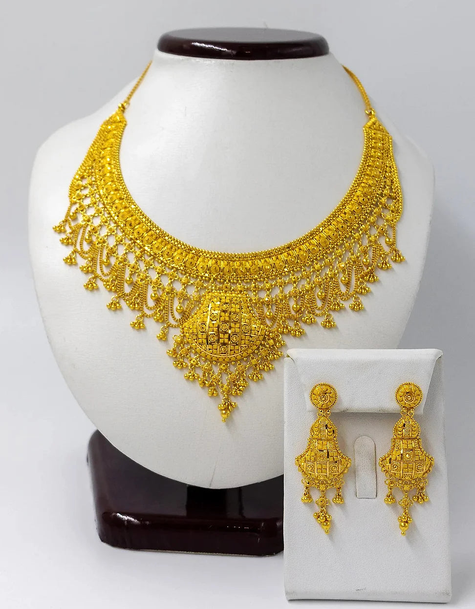 22k Bridal Style Gold Necklace and Earrings Set