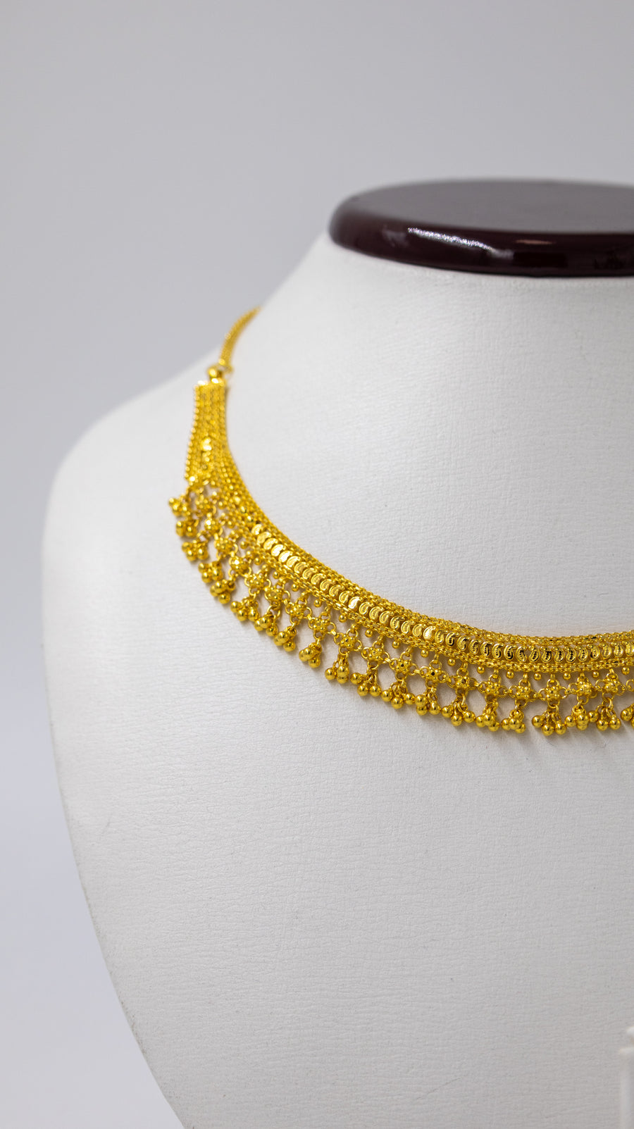 22k Gold Necklace set with elegent studs