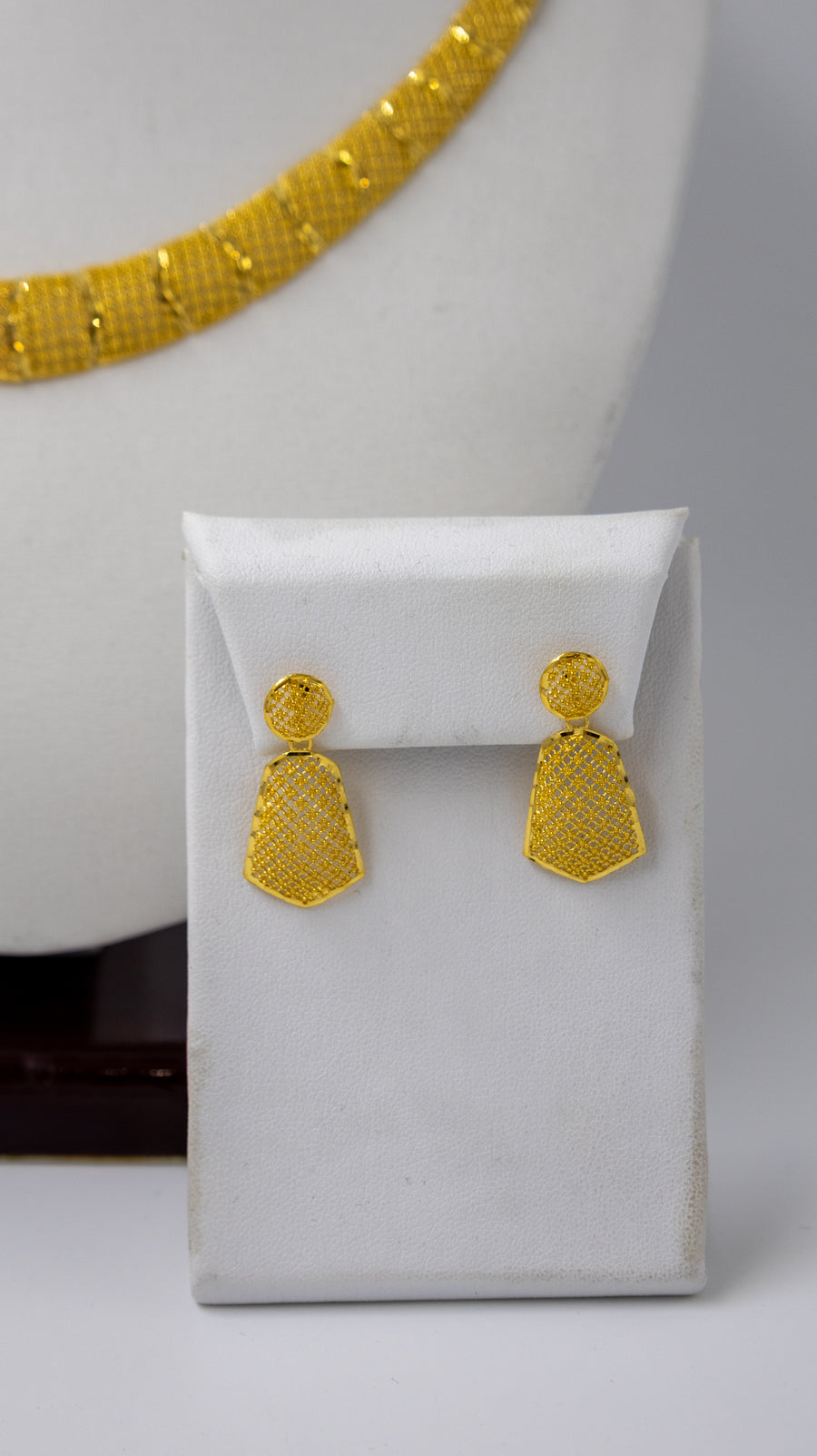 22k Timeless Gold Necklace and Earrings Set