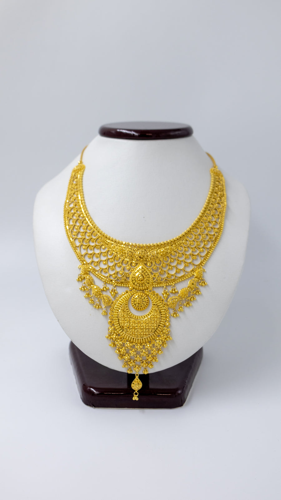22k Tradional Bridal Gold Necklace set with classic earrings