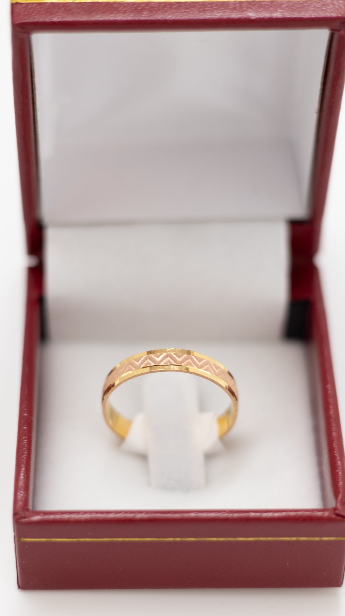 Geometric Zigzag Gold Band - 22k
