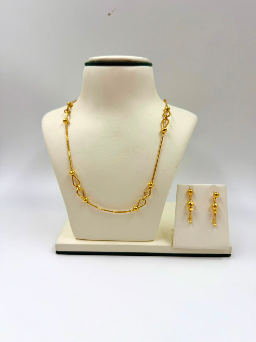 Lightweight Inifinity style 22k Necklace