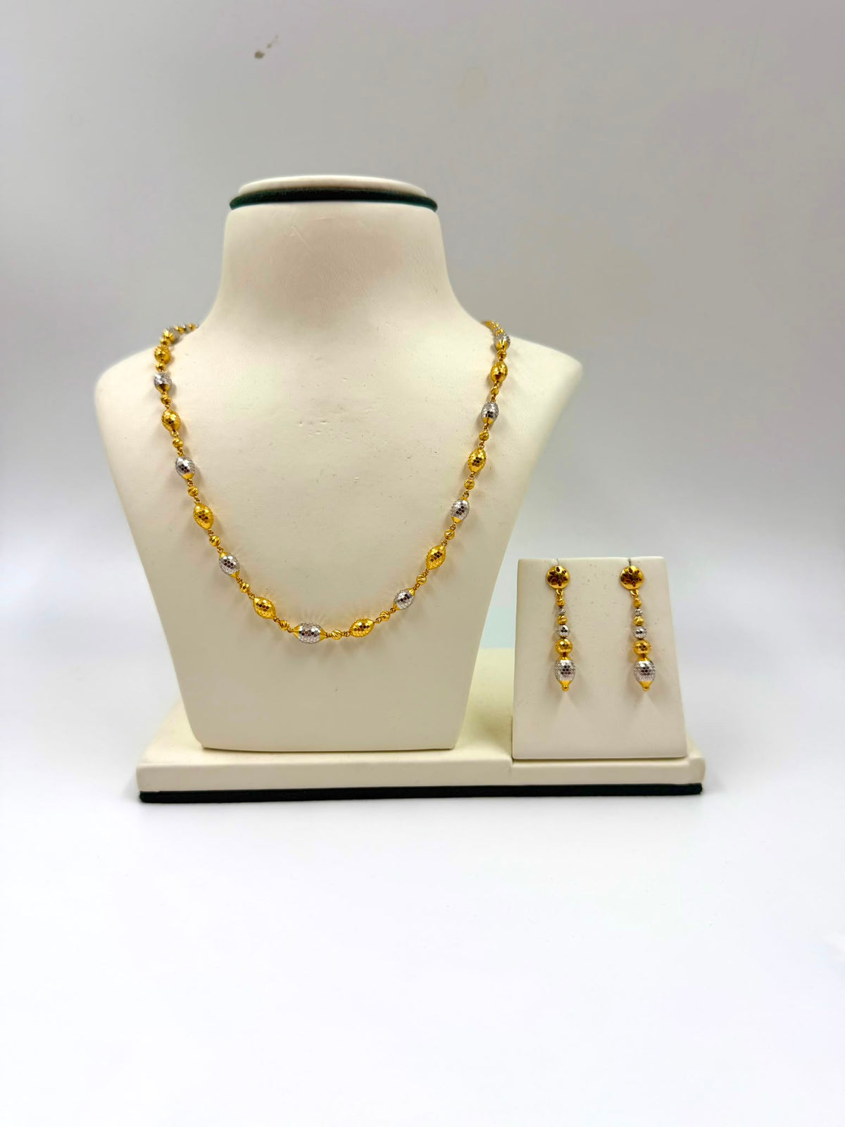 Modern style 22k Gold Necklace
