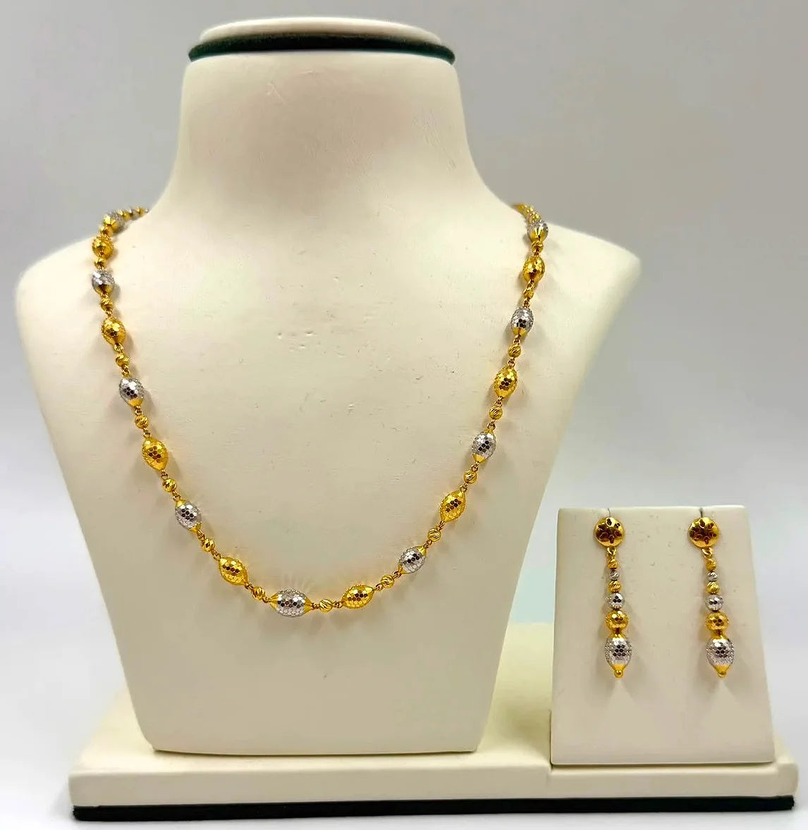 Modern style 22k Gold Necklace